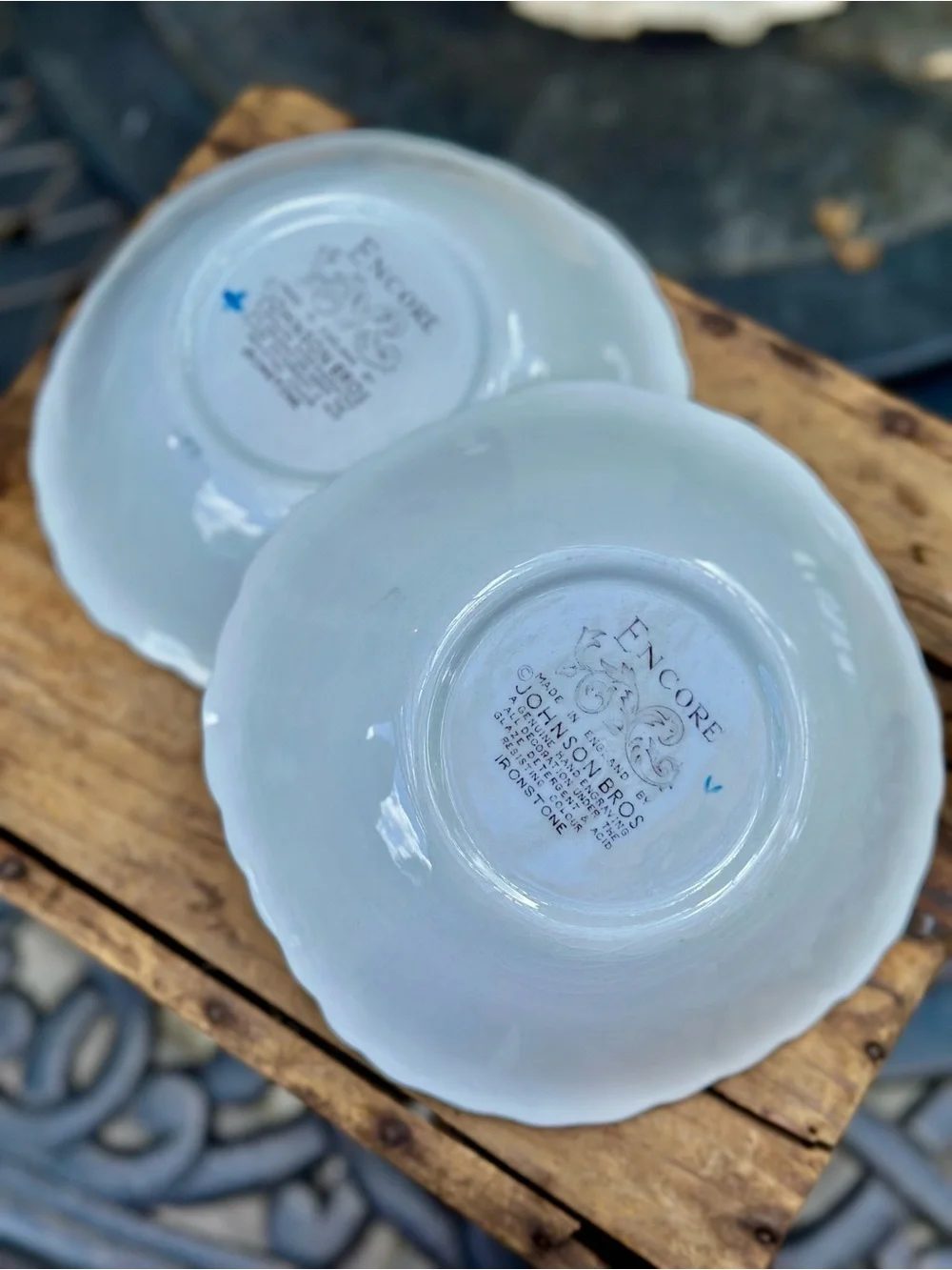 Johnson Bros Encore Ironstone 2 Cereal Bowls & Dinner Plate England